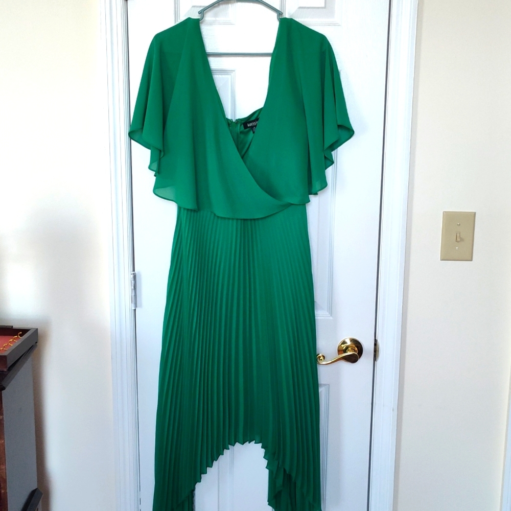 Green dress off shoulder fit pleated bottom